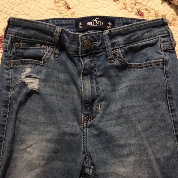 Hollister Jean - Picture 7 of 8